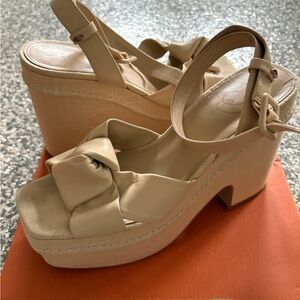 Sam Edelman Cream Platform Sandals with Strappy Design